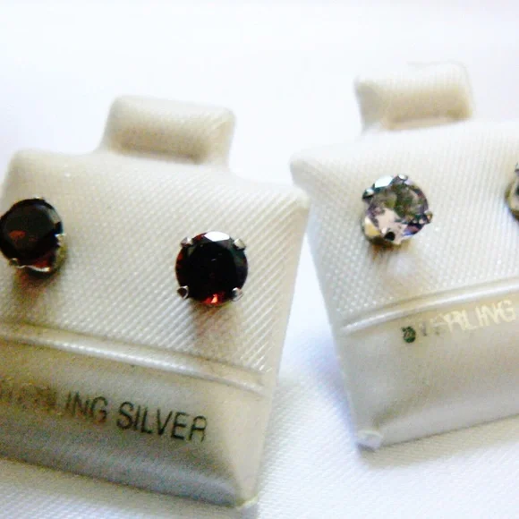 Lot of 2 New Sterling Silver 925 round cut Amethyst & Garnet stone Stud Earrings - Picture 7 of 8